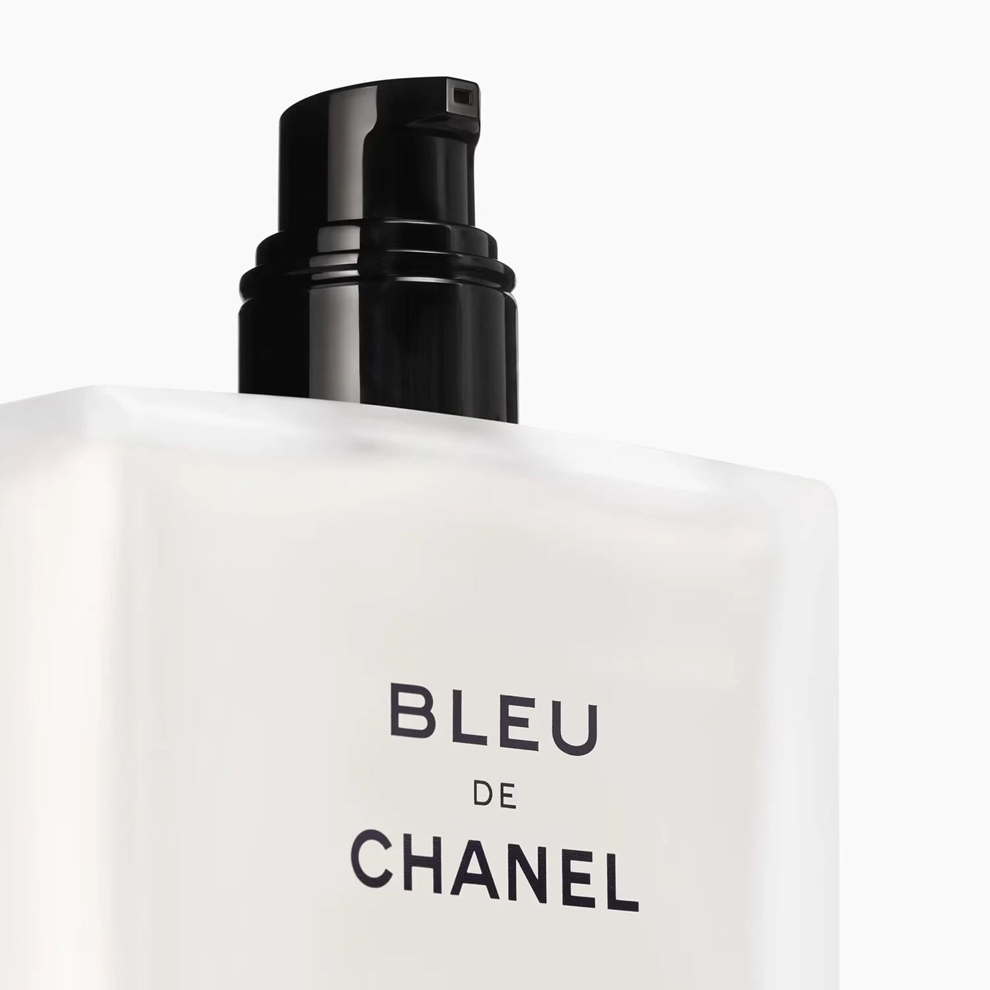 CHANEL BLEU DE CHANEL 3-in-1 Moisturizing Treatment