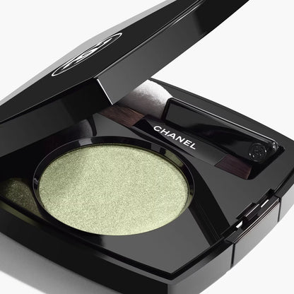 CHANEL ESSENTIAL SHADOW Multi-use long-lasting eyeshadow