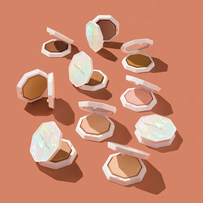 FENTY BEAUTY Demi' Glow Light - Diffusing Highlighter