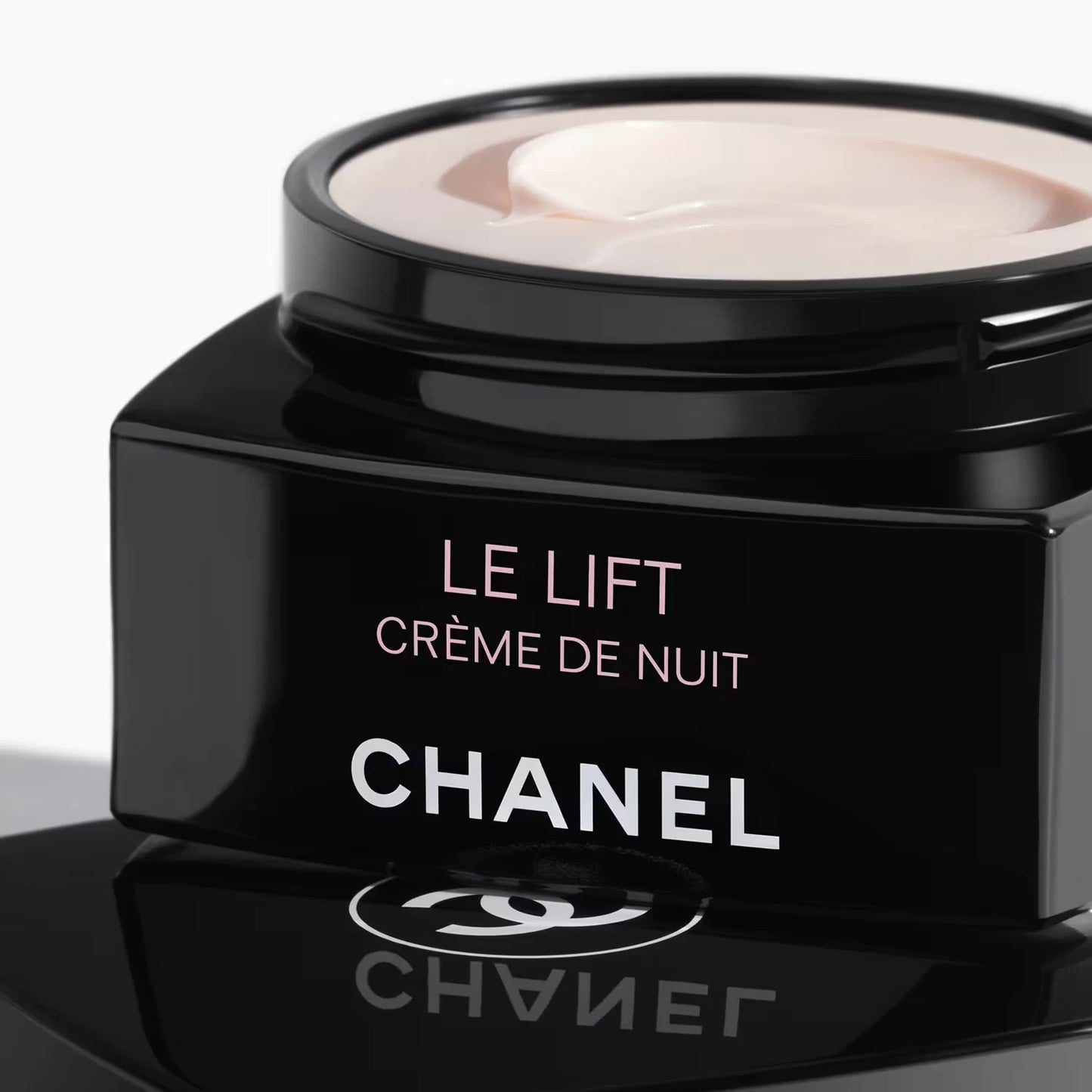 CHANEL LE LIFT NIGHT CREAM Smoothes Firms